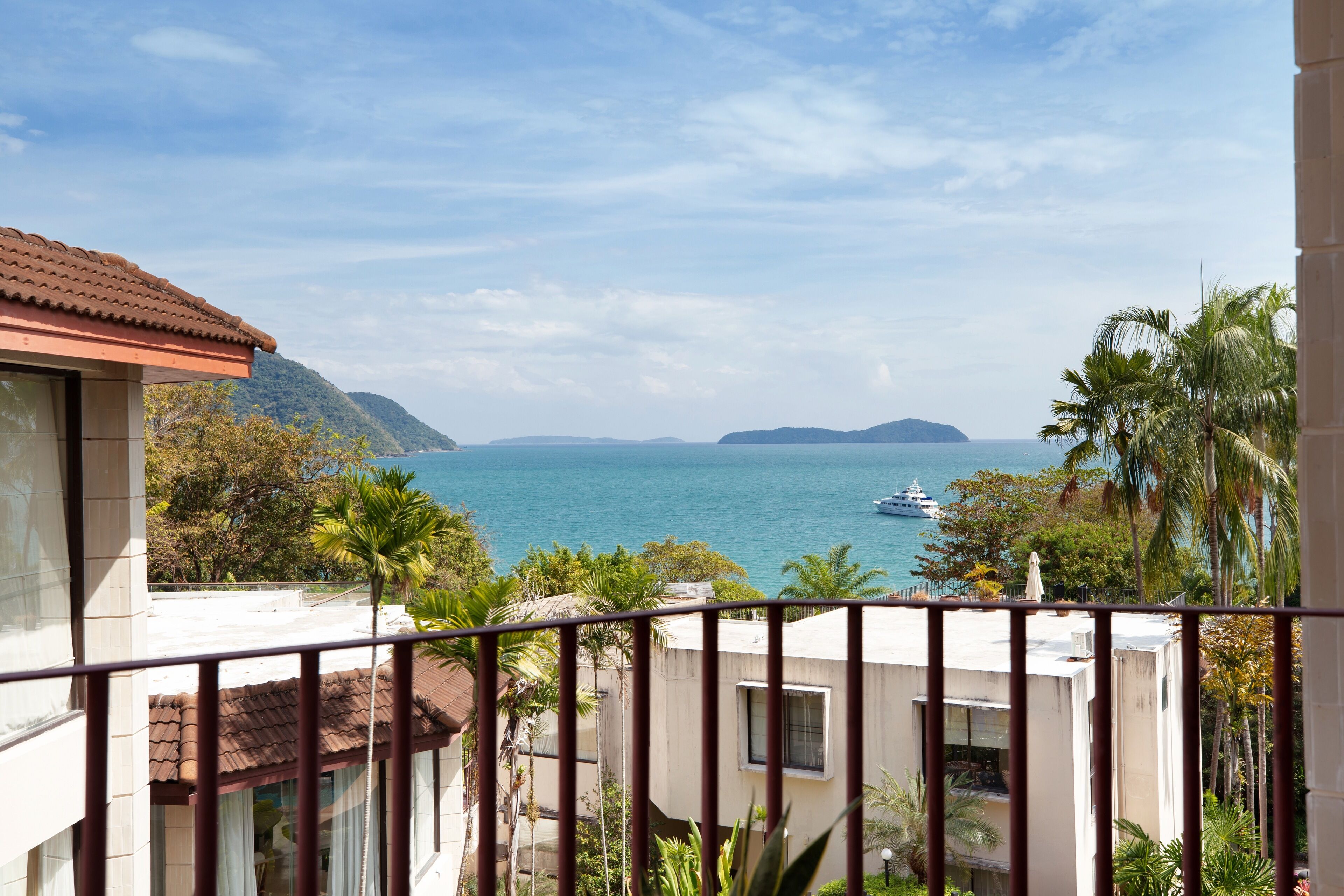 Exclusive Apartment, 3 Bedrooms, Balcony, Ocean View | View from room