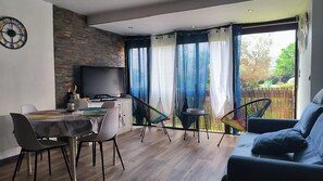 TV - St Cyprien, very nice apartment near the port and beach (Saint-Cyprien)