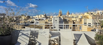 D Townhouse Boutique Suites