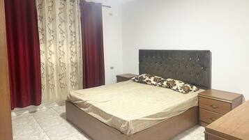 2 habitaciones, tabla de planchar con plancha, wifi y ropa de cama