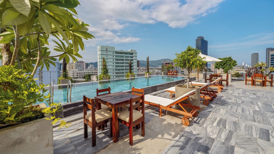 Vernal hotel & Apartment office