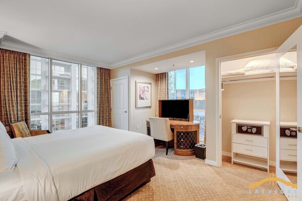 1 bedroom, desk, iron/ironing board, WiFi