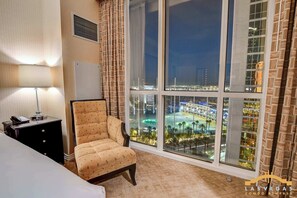 1 chambre, bureau, fer et planche à repasser, Wi-Fi