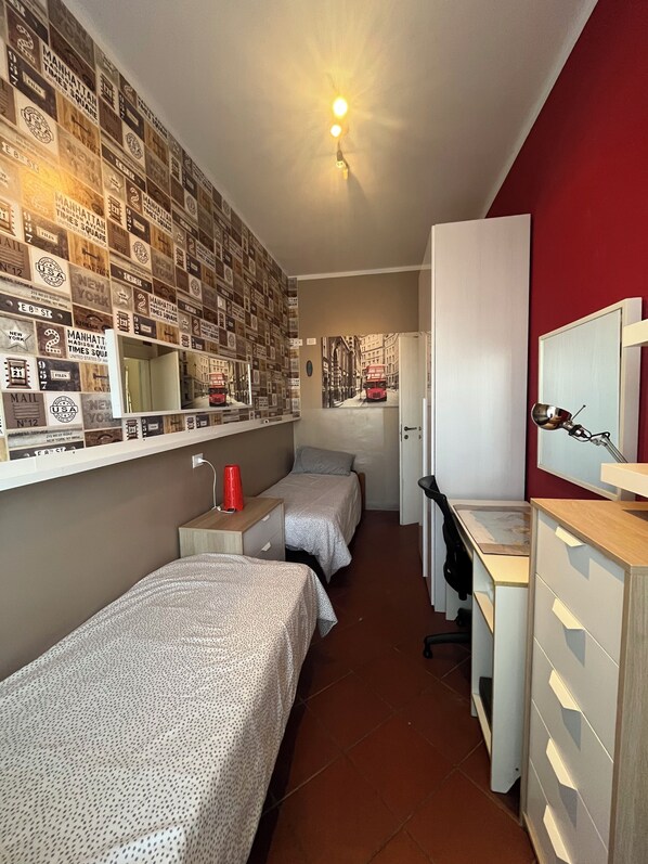 2 chambres, fer et planche à repasser, lit parapluie, Wi-Fi gratuit