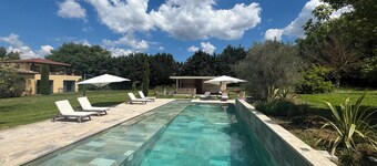 Luxurious, refined home; 7 bedrooms, swimming pool, bowling green, 12,000m2 grounds.
