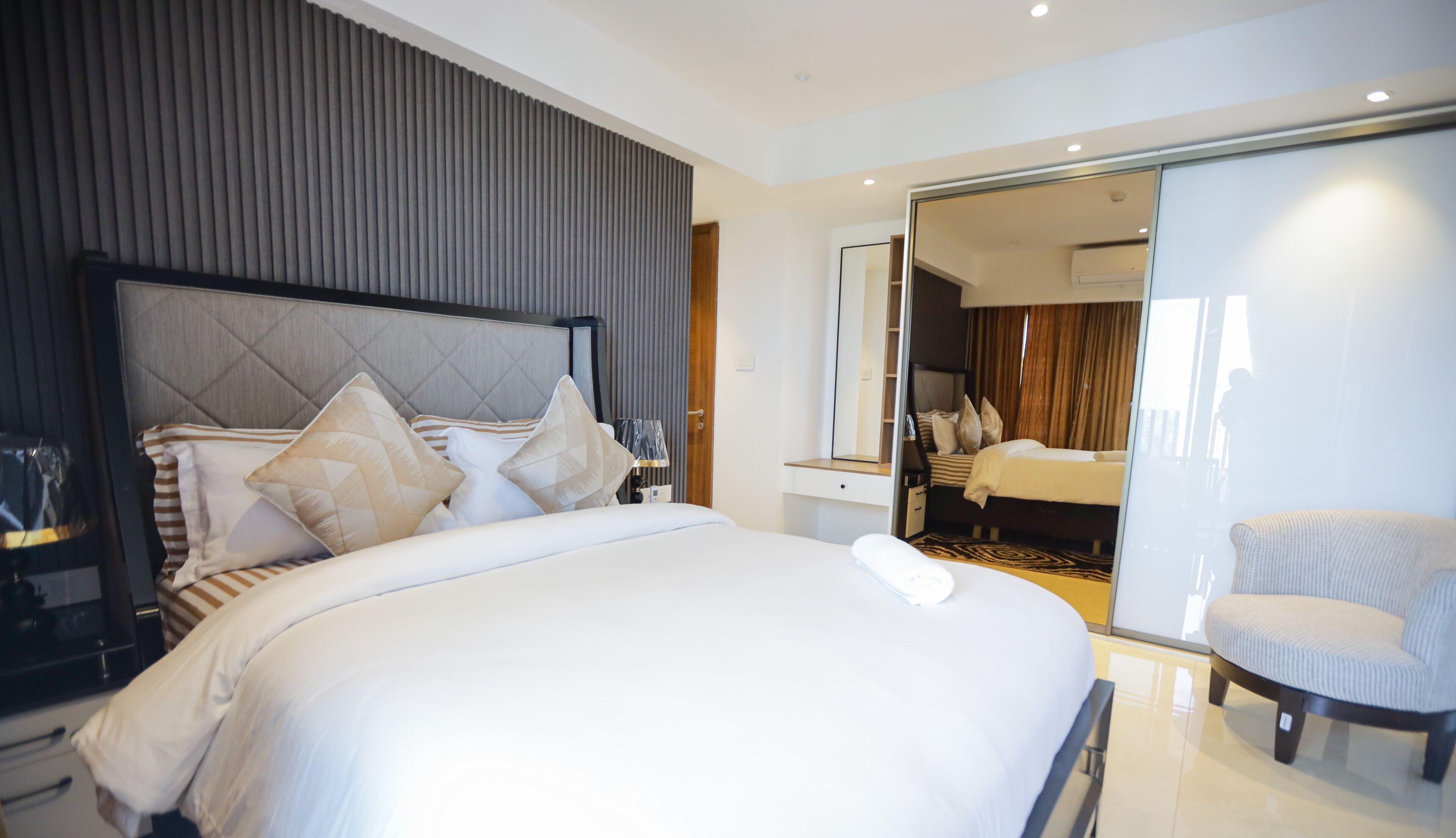 家庭公寓, 泳池景 | 埃及棉床單、高級寢具、熨斗/熨衫板、免費 Wi-Fi