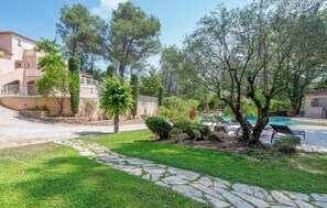 Property grounds - Lovely home in Saint-Maximin-la-Saint (Saint-Maximin-la-Saint)