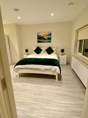 4 Schlafzimmer, Bügeleisen/Bügelbrett, WLAN, Bettwäsche