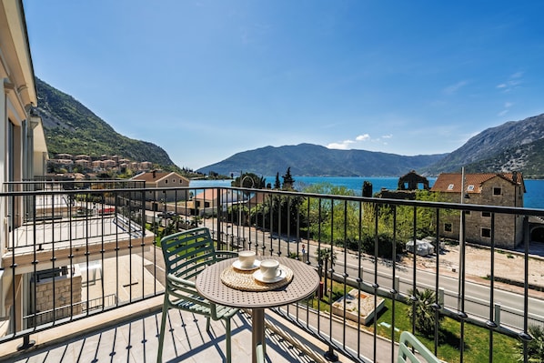 Deluxe Apartment, 1 Bedroom | Balcony - Risan Bay (Risan)