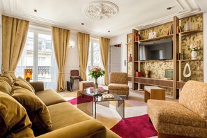 Apartment, City View | Living area