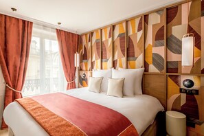 Appartement, vue sur la ville | Literie hypoallergénique, lit avec matelas à plateau-coussin