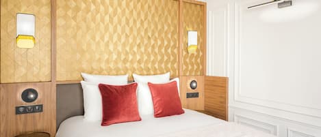 Apartment, City View | Hypo-allergenic bedding, pillow-top beds, in-room safe