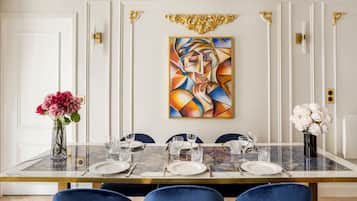 Apartment, City View | Living area | Offices