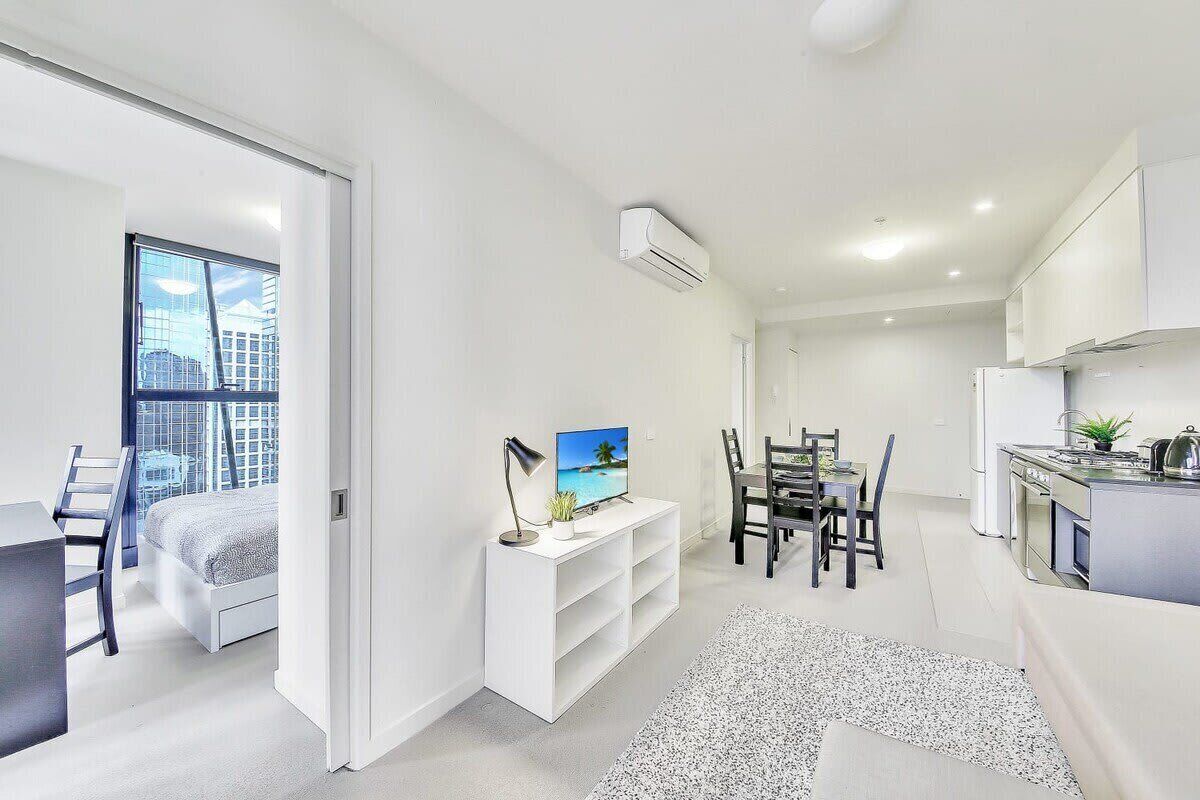 2 habitaciones, tabla de planchar con plancha, wifi y ropa de cama 