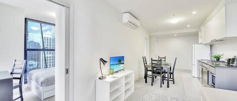 2 bedrooms, iron/ironing board, WiFi, bed sheets