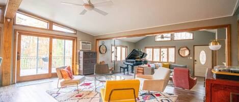 智能電視、壁爐、 辦公室