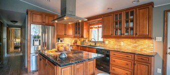 Esopus Escape:  Pool, Hot Tub & Media Room