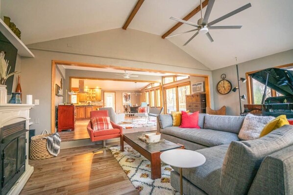 Smart TV, fireplace, offices