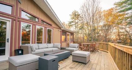 Esopus Escape: Secluded Escape with Hot Tub & Fireplace