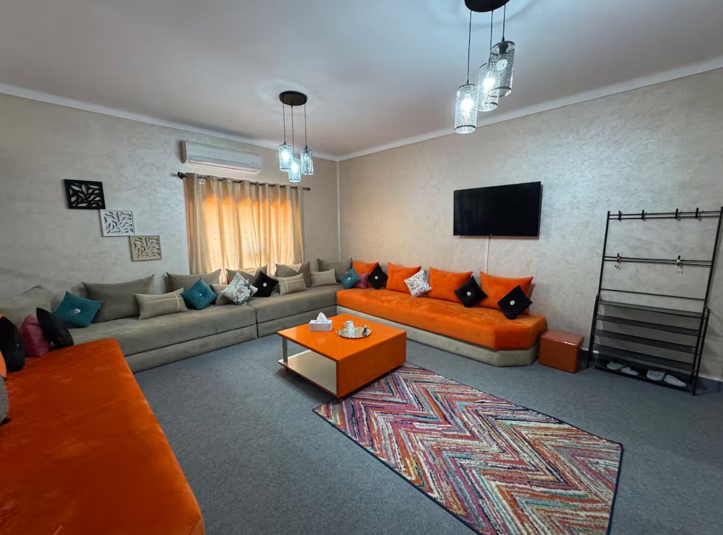 Habitación cuádruple Deluxe, vistas al jardín | Cortinas opacas y sistema de insonorización