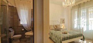 Een douche, een haardroger, een bidet