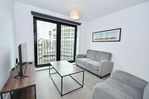 Unclassified image, 2 of 25, button