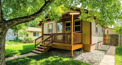 Frackleton Charming Escape