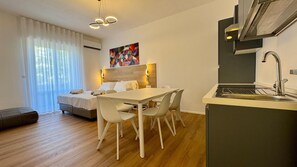 9 chambres, fer et planche Ă repasser, Wi-Fi, draps fournis
