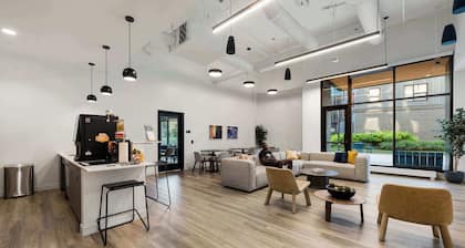 Modern 3BR City Retreat - Near Old Town