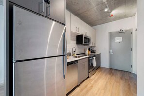 Fridge, microwave, oven, stovetop