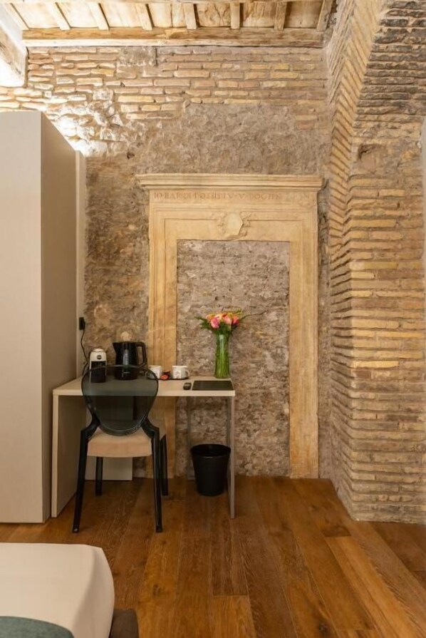 Junior Suite | Iron/ironing board, free WiFi