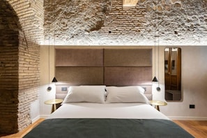 Junior Suite | Iron/ironing board, free WiFi