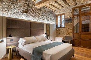 Junior Suite | Iron/ironing board, free WiFi - PALAZZO OLIVIA - PALAZZO LEUTARI (Rome)
