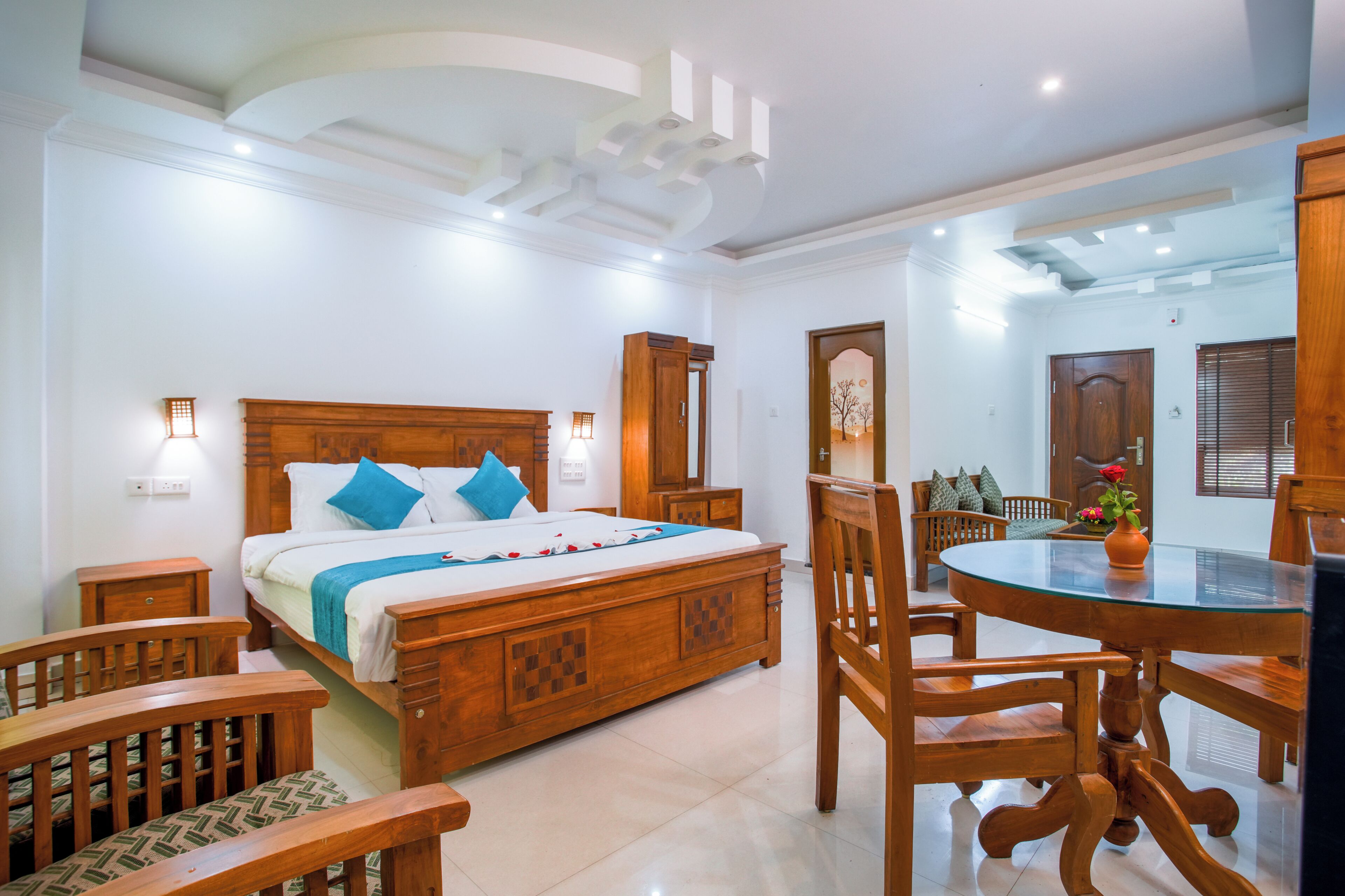 Suite junior, vista a la montaña | Escritorio, insonorización, camas extra y wifi gratis 