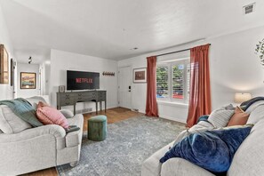TV, fireplace