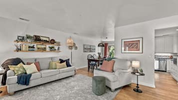 Televisión y chimenea