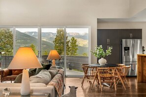 Televisor intel·ligent i llar de foc 