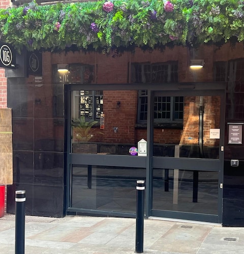 Hotel 105 by Hillcrest Hotel