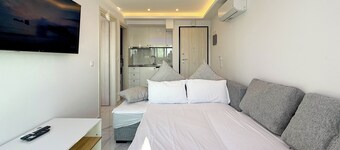 Ifestos Suites by SDR