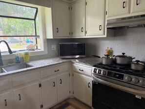 Mikrowelle, Ofen, Herdplatte, Geschirrspüler