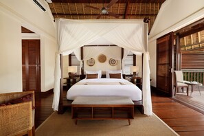 Family Villa, 4 Bedrooms, Private Pool, Garden View | Desk, laptop workspace, bed sheets - Villa Ken by Nakula (Jimbaran)