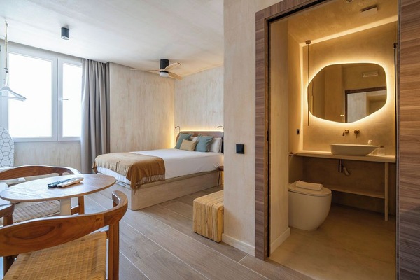 Een douche, een haardroger, handdoeken