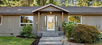 Private 6.5 acre property with private creek, EV Charger, Hot Tub, Game Room, Cottage