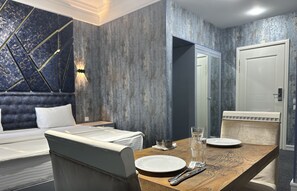Desk, soundproofing, free WiFi - Amber Hotel (Baku)