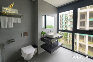 Superior Double Room | Bathroom