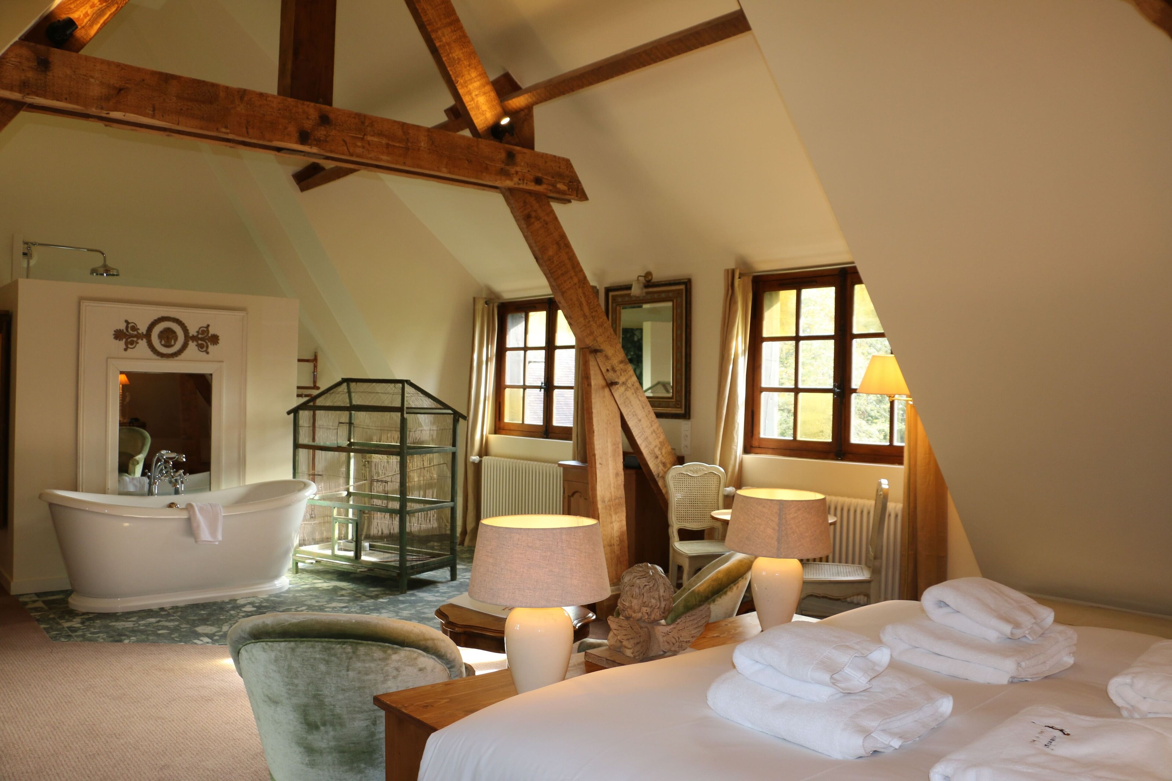 ห้องลักซ์ชัวรี่ดับเบิล | ตู้นิรภัยในห้องพัก, ห้องเก็บเสียง, เตารีด/โต๊ะรีดผ้า, Wi-Fi ฟรี