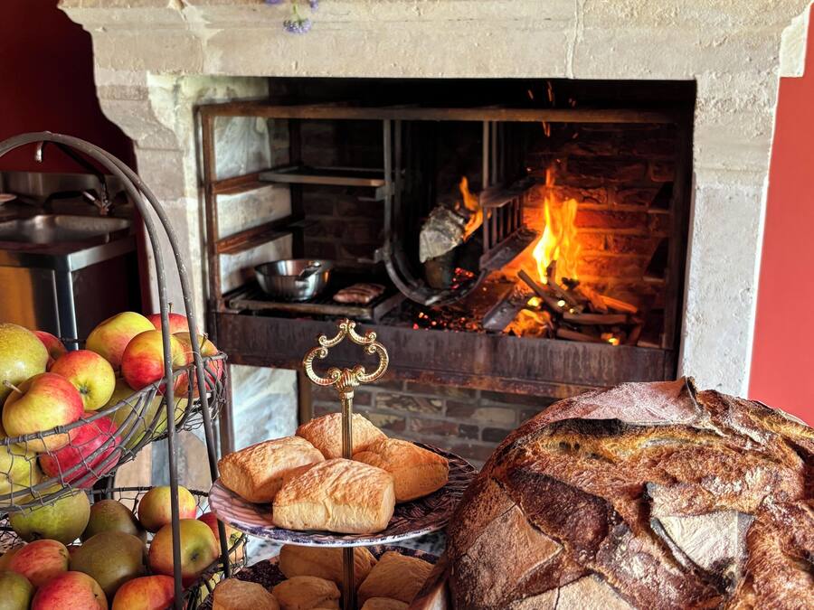 Daily buffet breakfast (EUR 25 per person)