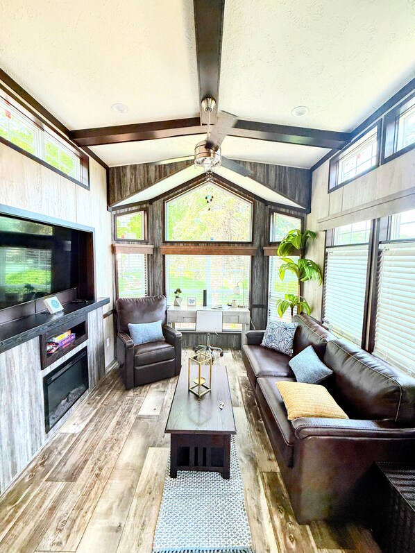 スマートテレビ、暖炉