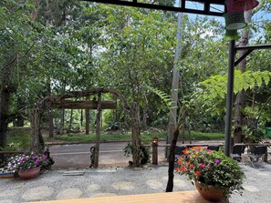 Vista frontal de la propiedad