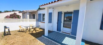  New house 50m from the beach - enclosed garden, parking, 4 people